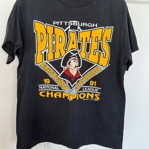 Vintage 1991 Pittsburgh Pirates Graphic T-Shirt Sz. medium